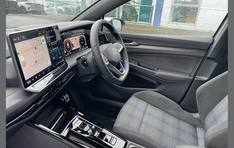 Used VW Golf VIII GTE 272 HP (200 kW) 2025 Silver Hatchback