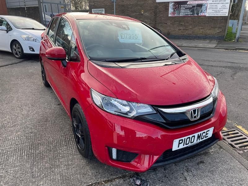 Used Honda Jazz SE 102 HP (75 kW) 2015 Red Hatchback