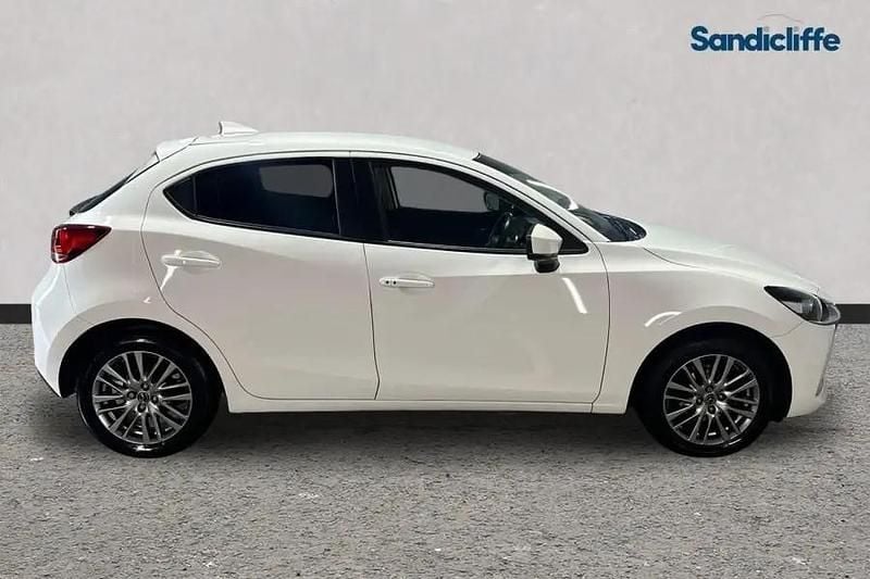 Used Mazda 2 Inclusive 90 HP (66 kW) 2022 White Hatchback