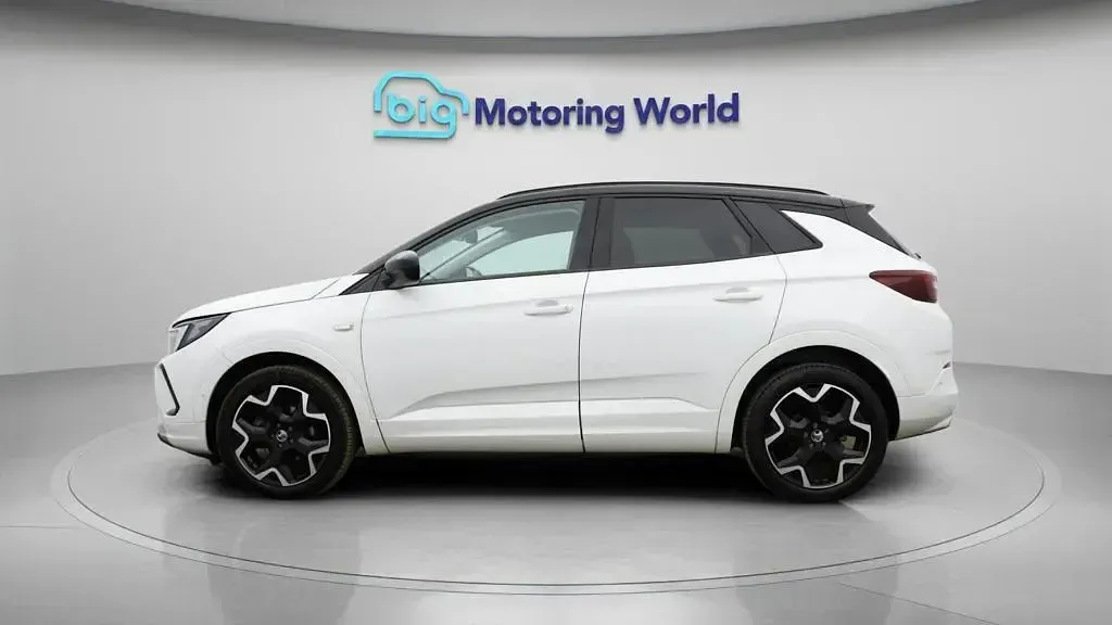 Used Vauxhall Grandland X Ultimate 131 HP (96 kW) 2024 White SUV