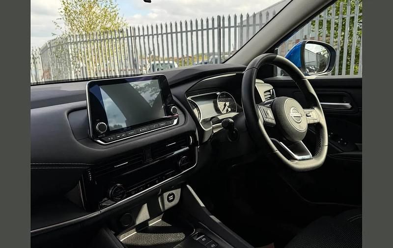 Gebraucht Nissan Qashqai Acenta Premium 190 PS (139 kW) 2024 Blau SUV