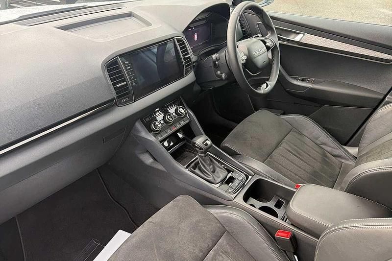 Used Skoda Karoq SE L 150 HP (110 kW) 2025 Moon white metallic SUV