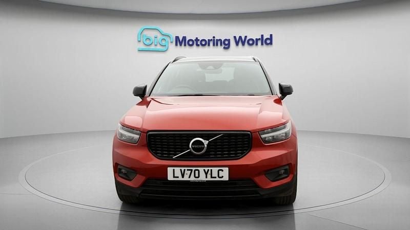 Used Volvo XC40 R-Design 197 HP (144 kW) 2020 Red SUV