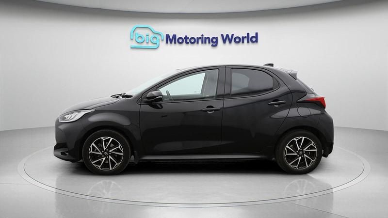 Used Toyota Yaris Hybrid Design 116 HP (85 kW) 2022 Black Hatchback