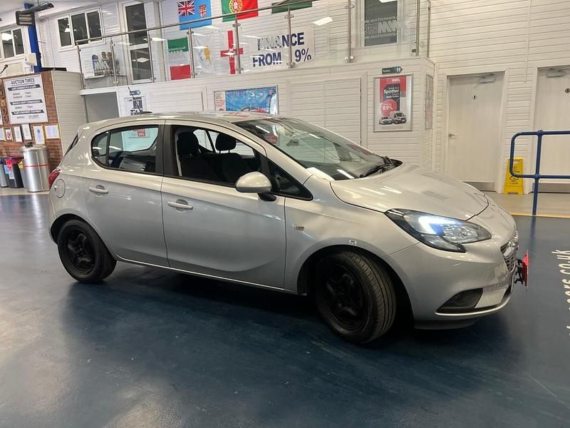 Used Vauxhall Corsa Design Edition 95 HP (69 kW) 2016 Silver Hatchback