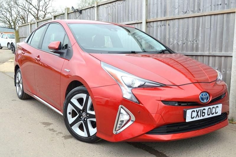 Used Toyota Prius 2016 Red Hatchback