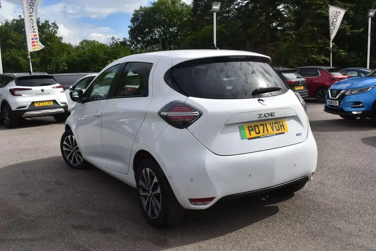 Used Renault Zoe GT-Line 100 kW (136 HP) 2021 White Hatchback