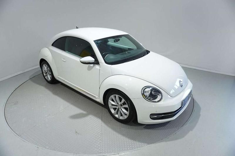 Used VW Beetle Design 110 HP (80 kW) 2016 White Hatchback
