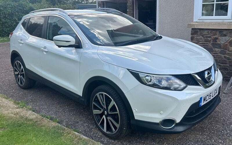 White Used 2015 Nissan Qashqai S SUV | £9,895 (Good price) - Image 1/4
