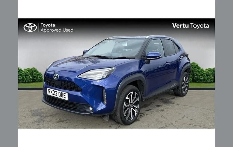Used Toyota Yaris Cross Design 113 HP (83 kW) 2022 Blue SUV
