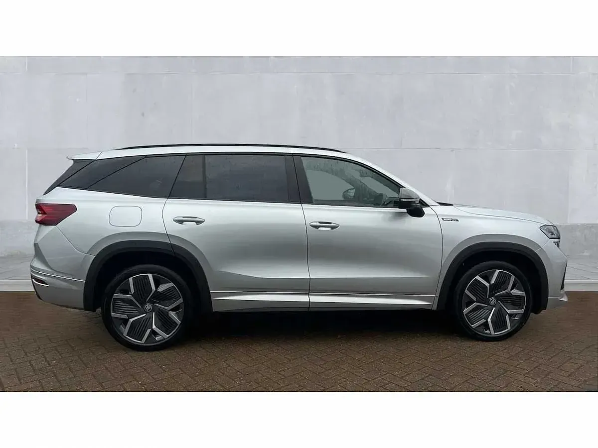 New Skoda Kodiaq SportLine 200 HP (147 kW) 2026 Silver SUV