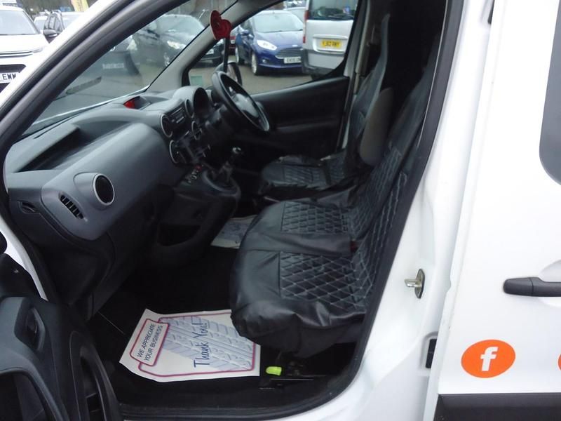 Used Peugeot Partner S 90 HP (66 kW) 2013 White MPV