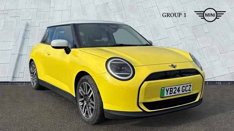 Used Mini Cooper Hatch 135 kW (184 HP) 2024 Yellow Hatchback