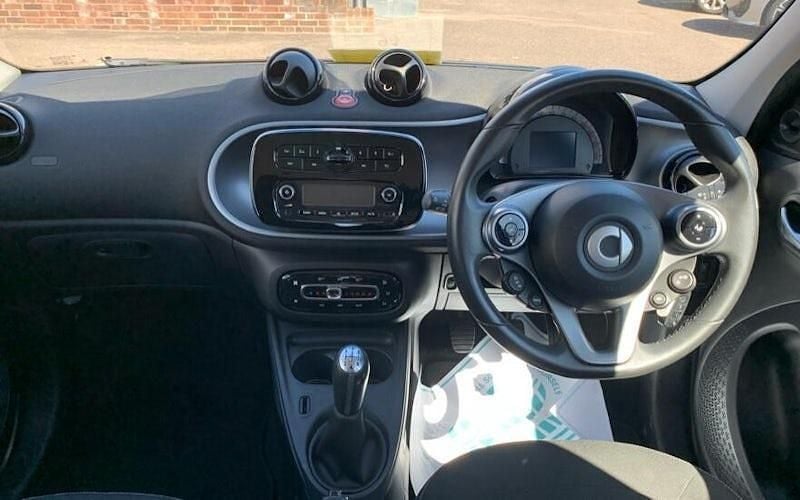 Used Smart ForFour Passion 71 HP (52 kW) 2017 Black Hatchback