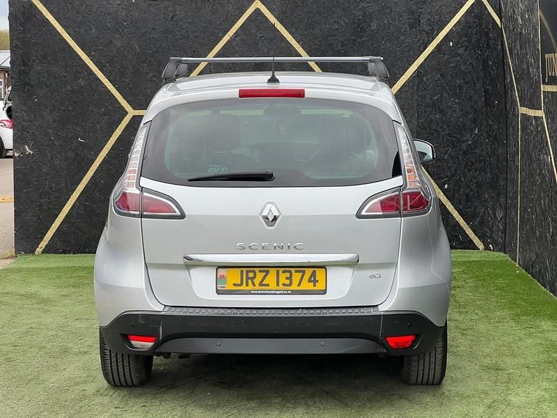 Used Renault Scénic III Dynamique 2015 Silver MPV