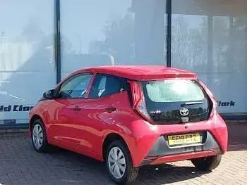Gebraucht Toyota Aygo 72 PS (52 kW) 2019 Rot Kleinwagen