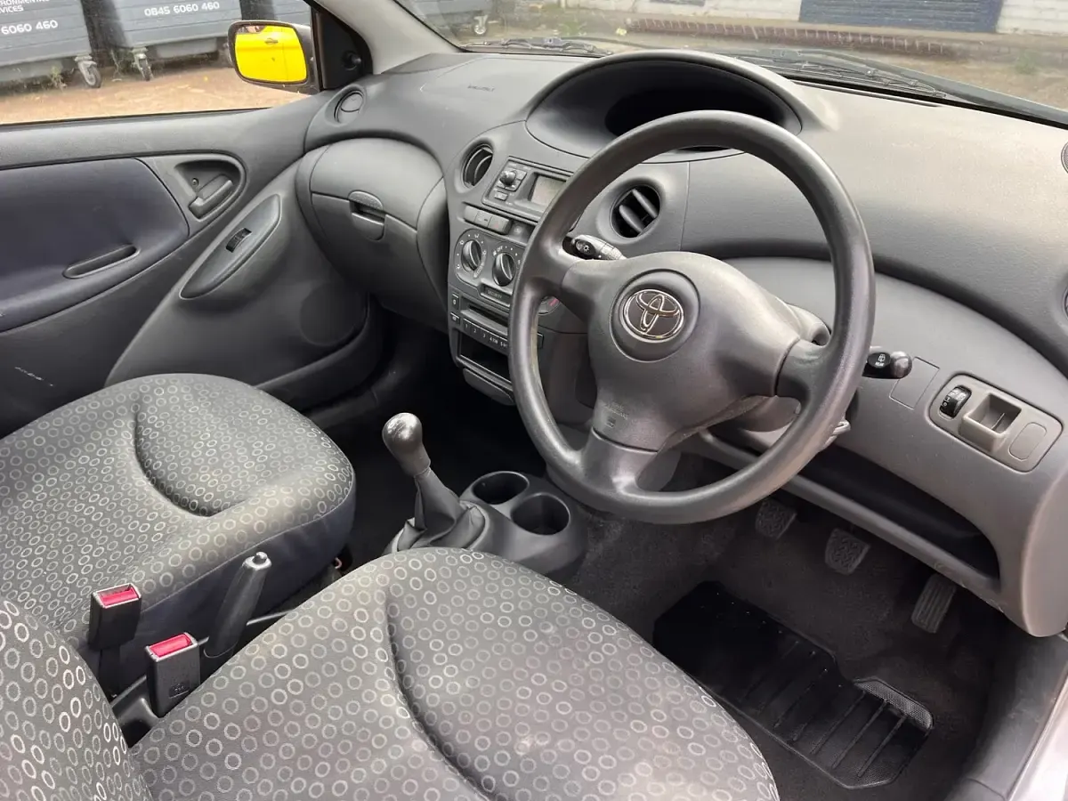 Used Toyota Yaris T3 2004 Silver Hatchback