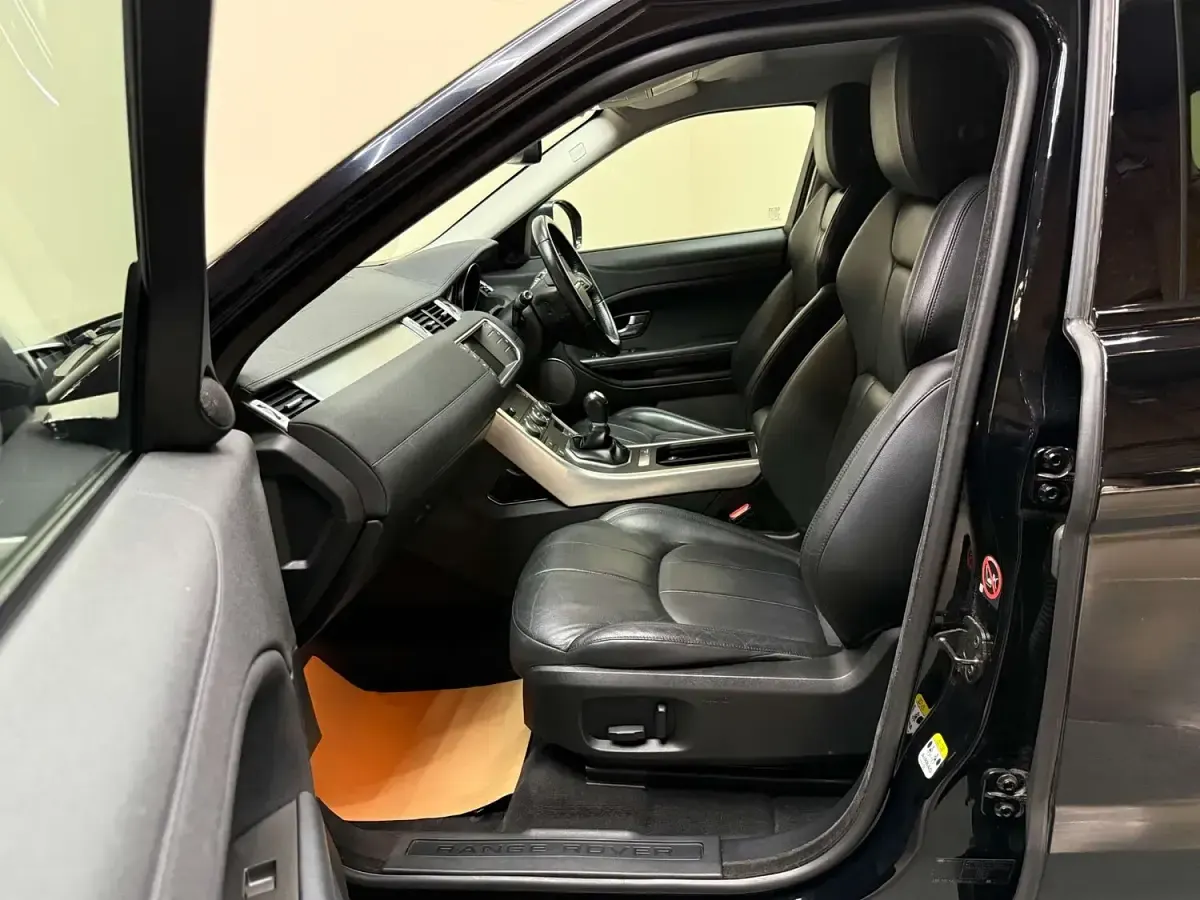 Used Land Rover Range Rover evoque SE 150 HP (110 kW) 2018 Black Estate