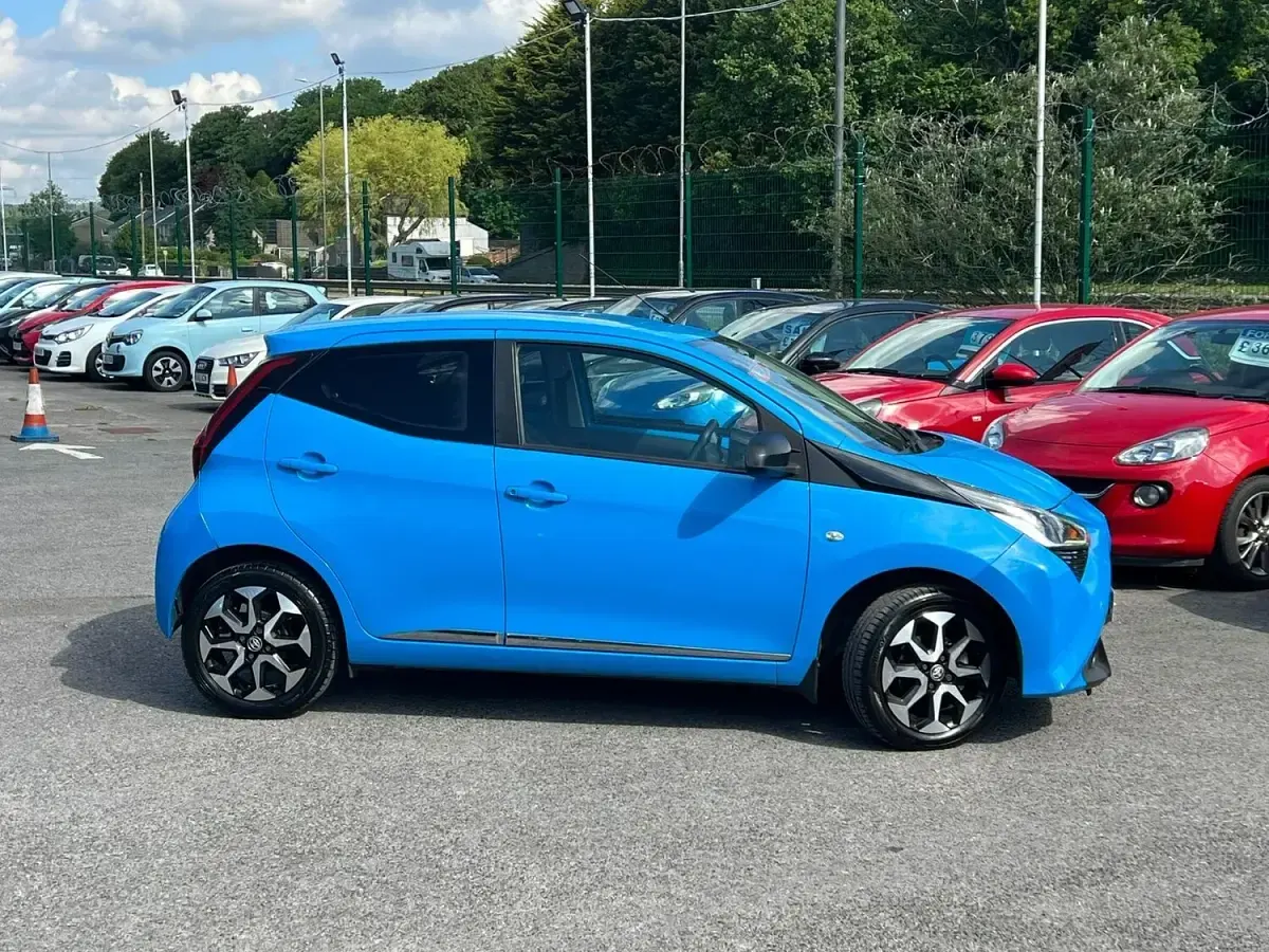 Used Toyota Aygo X-plore 2018 Blue Hatchback