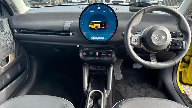 Used Mini Cooper Hatch 135 kW (184 HP) 2024 Yellow Hatchback