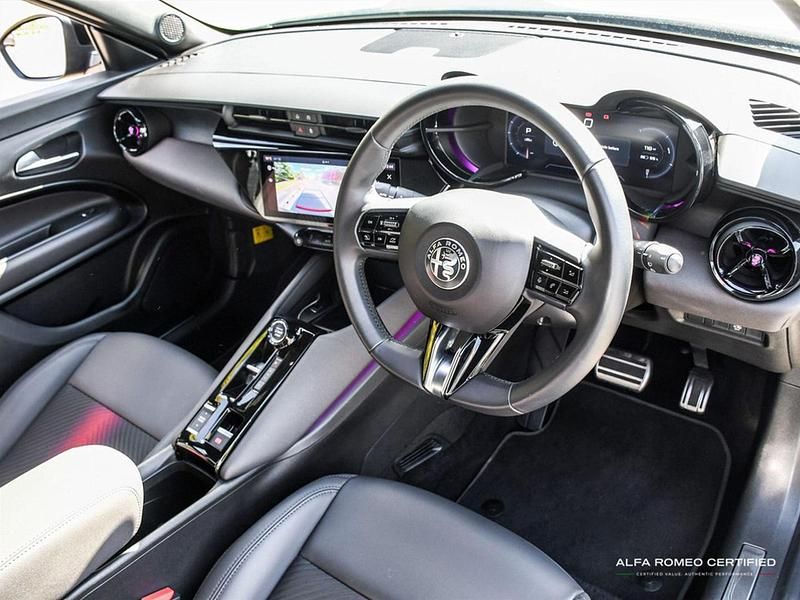 Used Alfa Romeo Junior Edizione Speciale 113 kW (154 HP) 2024 Blue SUV