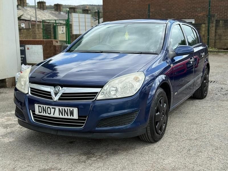 Second-hand Vauxhall Astra 2007 Albastru Hatchback