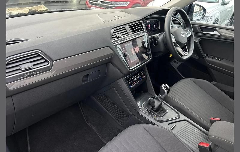 Used VW Tiguan Allspace Life 150 HP (110 kW) 2025 Blue SUV