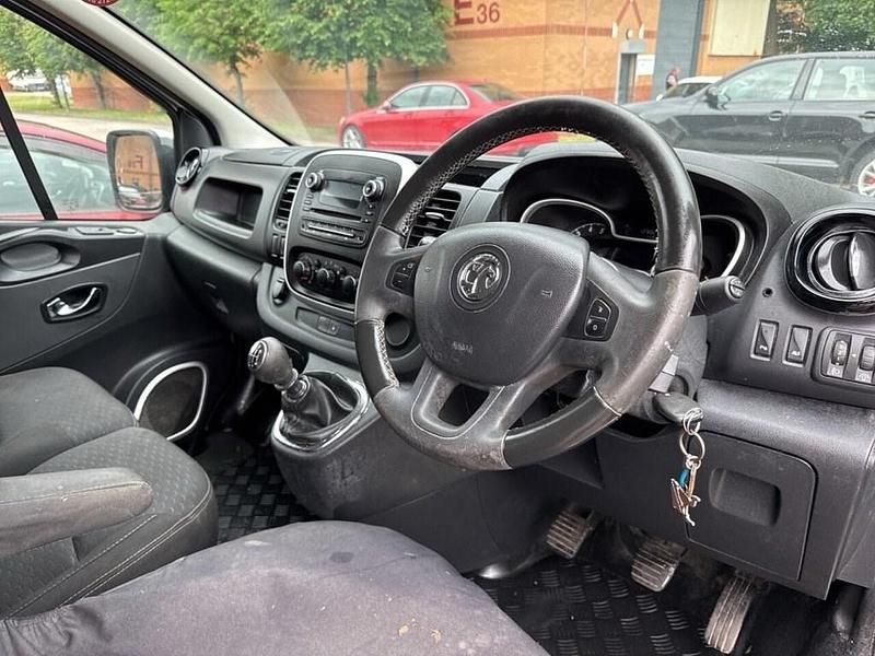 Grey Used 2015 Vauxhall Vivaro Sportive MPV | £3,995 (Good price) - Image 1/4