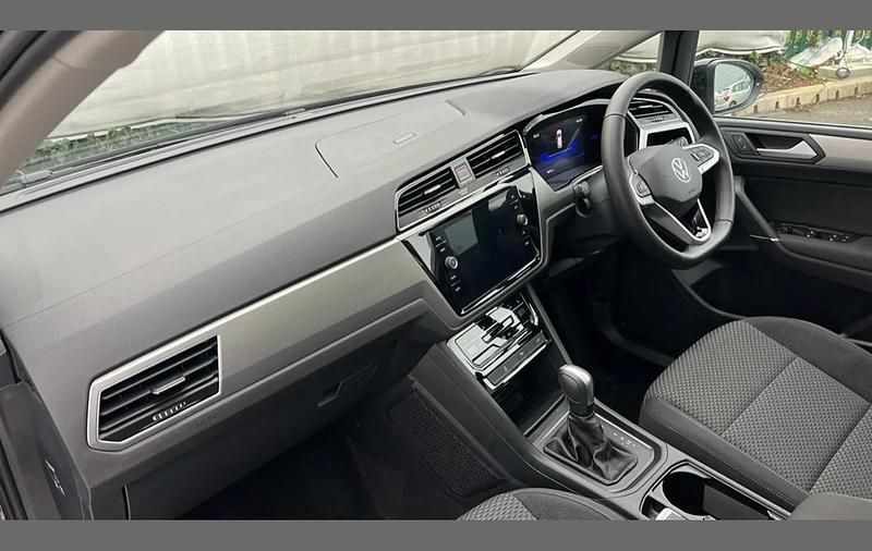 Used VW Touran Match 147 HP (108 kW) 2025 Black MPV