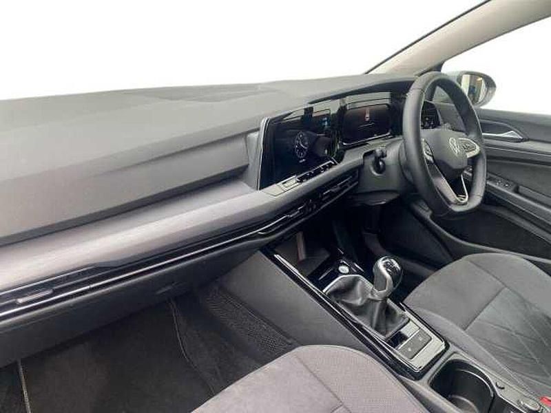 Second-hand VW Golf VIII Edition 150 CP (110 kW) 2023 Gri Hatchback