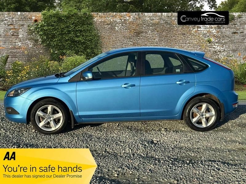 Used Ford Focus Zetec 2010 Blue Hatchback