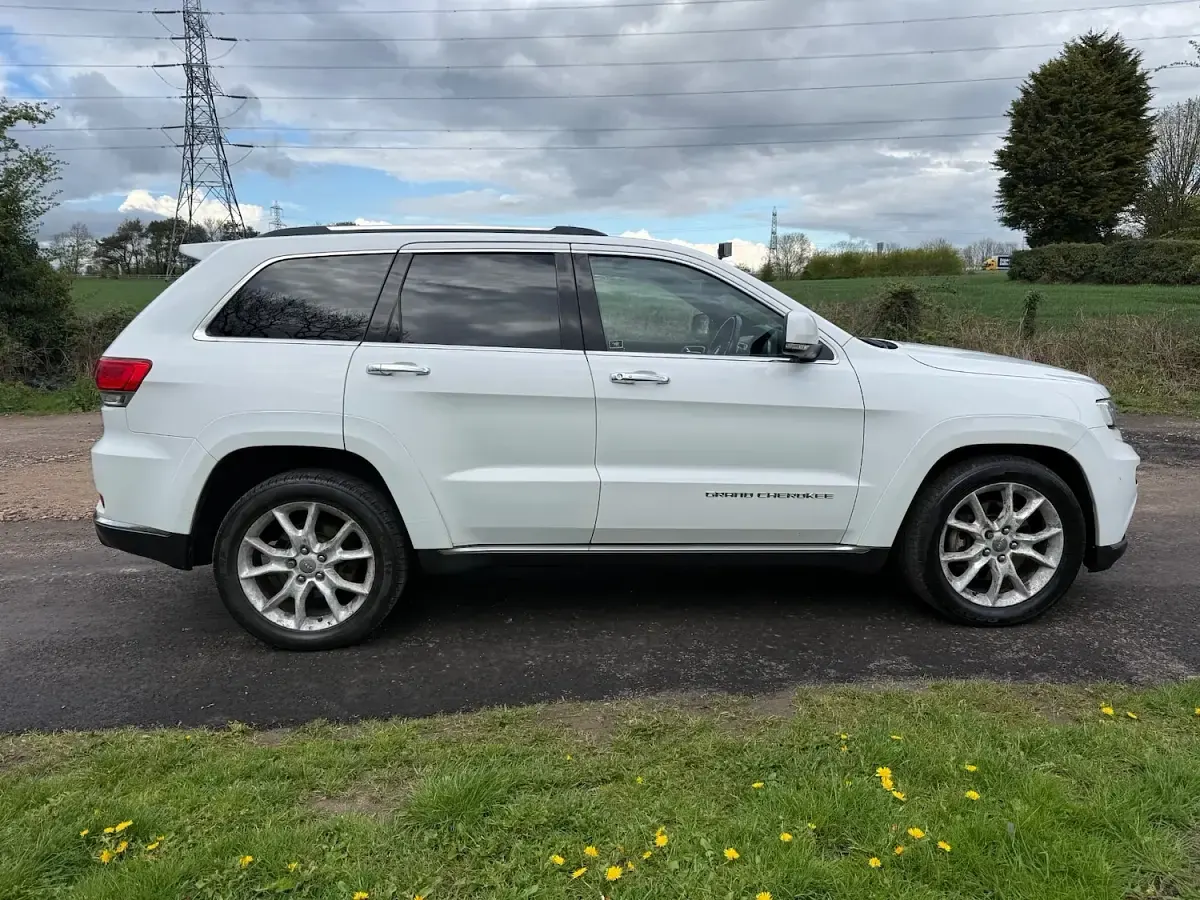 Used Jeep Grand Cherokee Summit 247 HP (181 kW) 2015 White SUV