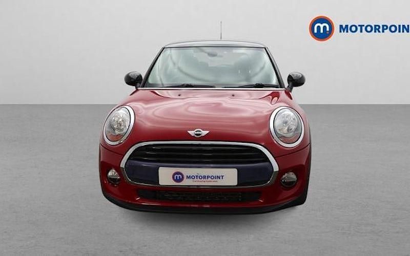 Usado Mini Cooper Hatch 136 CV (100 kW) 2016 Rojo Utilitario