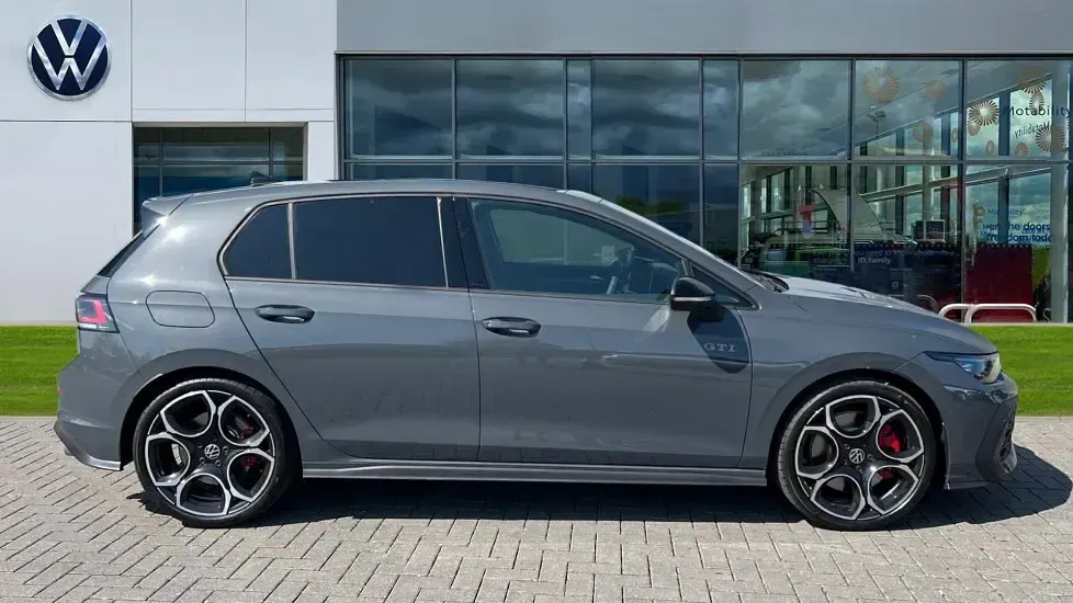 New VW Golf VIII GTI 265 HP (194 kW) 2026 Dolphin grey metallic black Hatchback