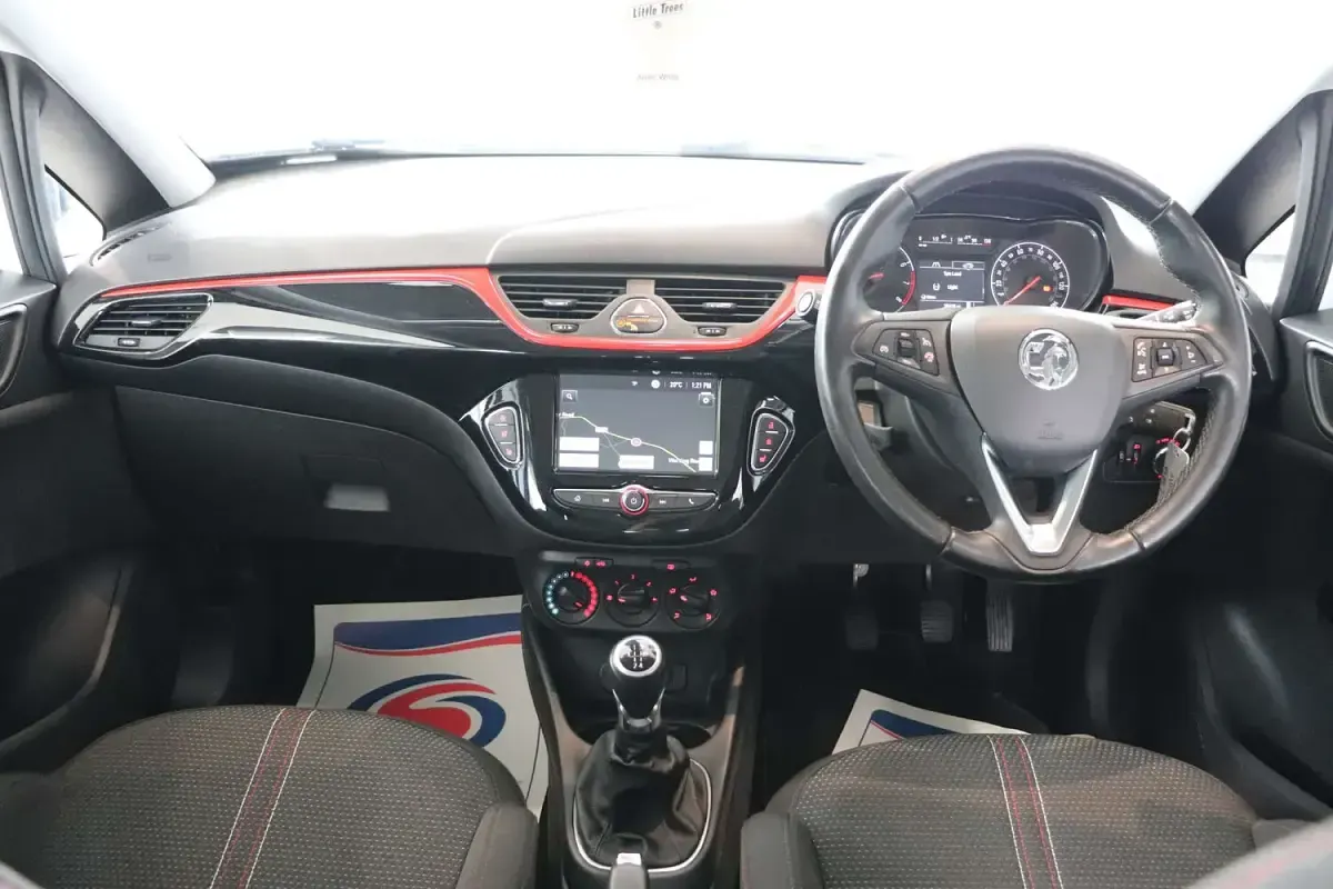 Used Vauxhall Corsa 75 HP (55 kW) 2019 White Hatchback