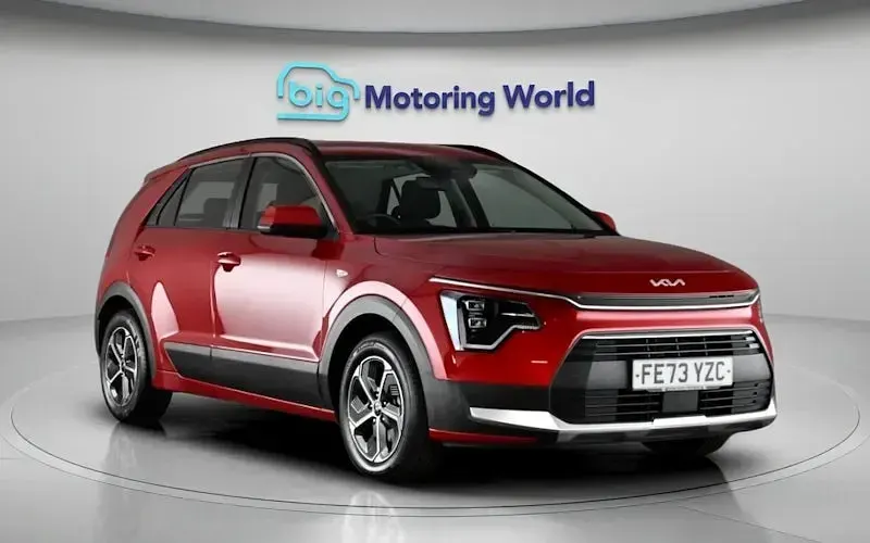 Używany Kia Niro 141 KM (103 kW) 2023 Czerwony SUV