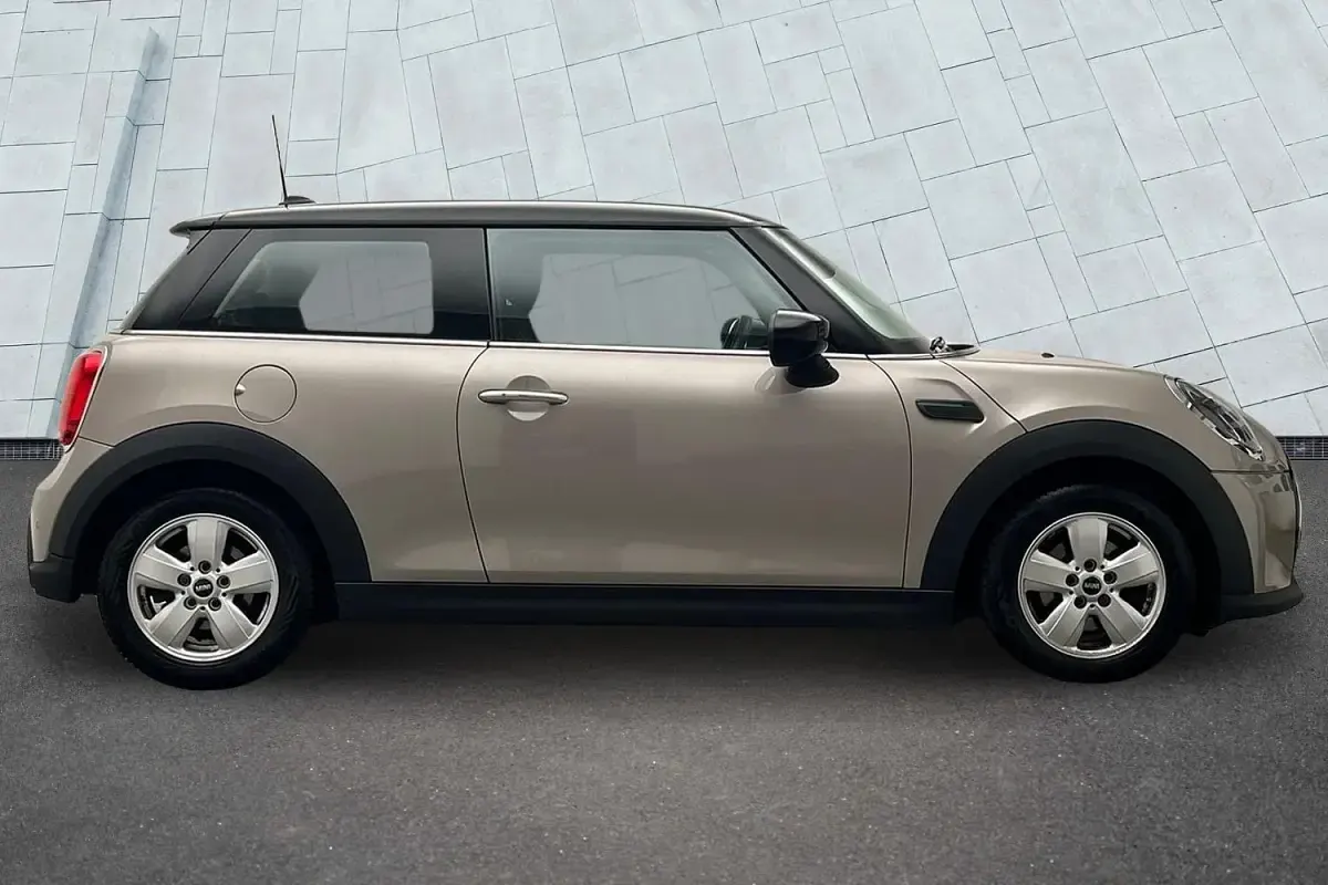 Used Mini Cooper Classic 134 HP (98 kW) 2022 Grey Hatchback