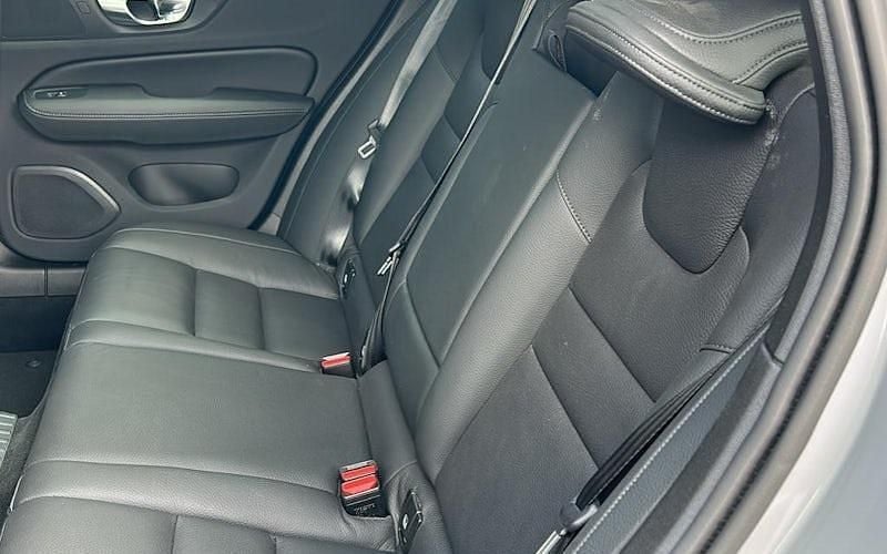 Used 2023 Volvo V90 CC Plus Estate | £39,399 (Expensive) - Image 1/4