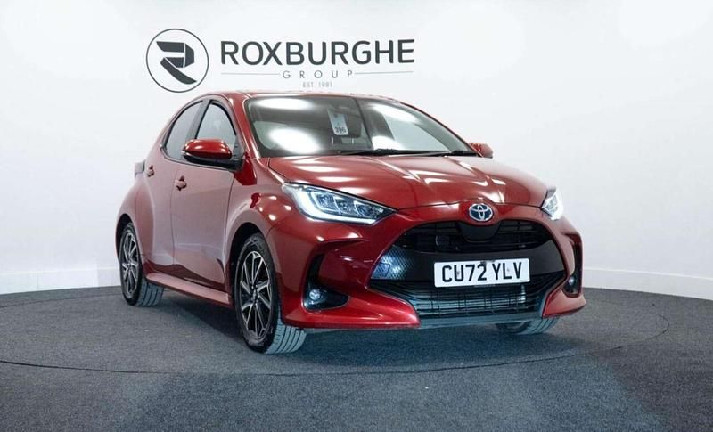 Used Toyota Yaris Hybrid Design 116 HP (85 kW) 2023 Red Hatchback