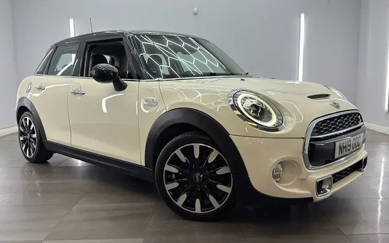 Used Mini Cooper S Exclusive 192 HP (141 kW) 2020 Hatchback