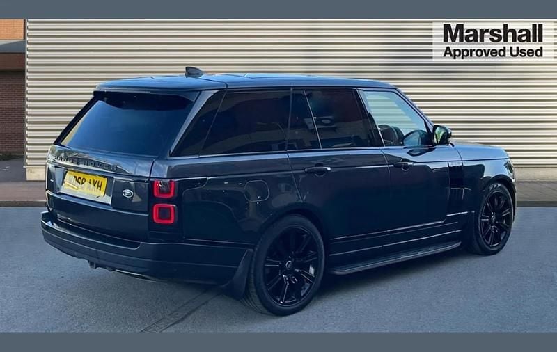 Used Land Rover Range Rover Vogue SE 404 HP (297 kW) 2019 Carpathian grey metallic SUV