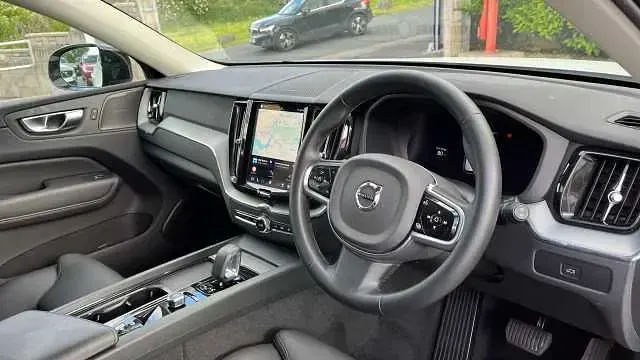 Used Volvo XC60 Plus 250 HP (183 kW) 2025 SUV