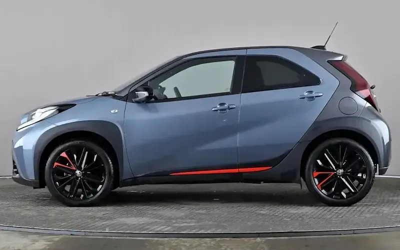 Used Toyota Aygo X 72 HP (52 kW) 2023 Grey SUV