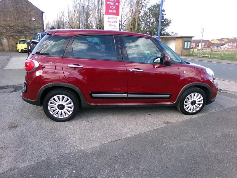 Used Fiat 500L Trekking 120 HP (88 kW) 2016 Red MPV
