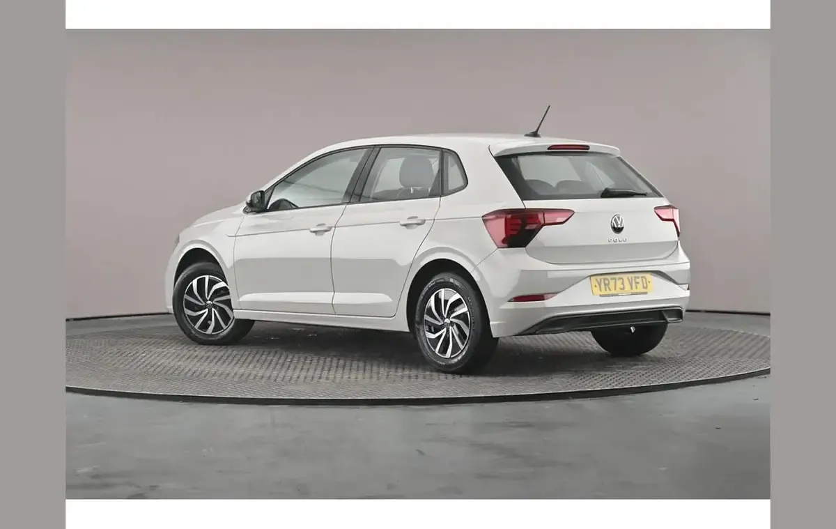 Begagnad VW Polo Life 80 HK (58 kW) 2023 Grå Halvkombi