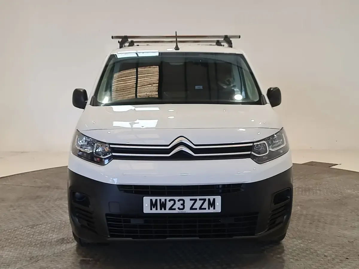 Used Citroën Berlingo 100 HP (73 kW) 2023 White MPV