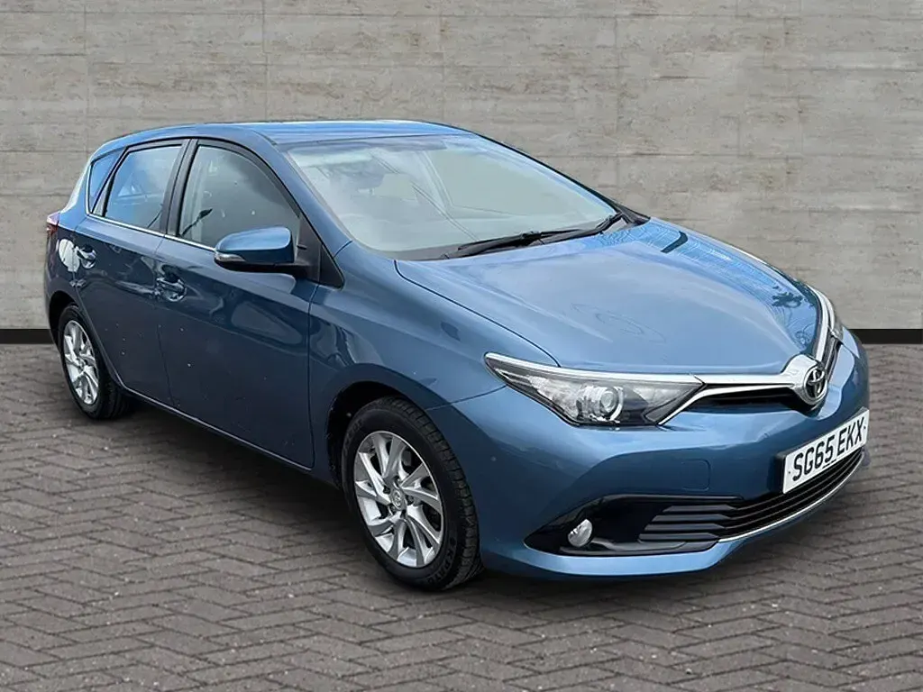 Used Toyota Auris Business Edition 116 HP (85 kW) 2015 Blue Hatchback