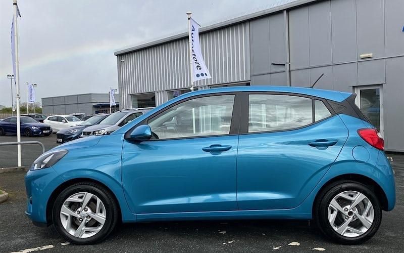 Used Hyundai i10 SE 67 HP (49 kW) 2023 Hatchback