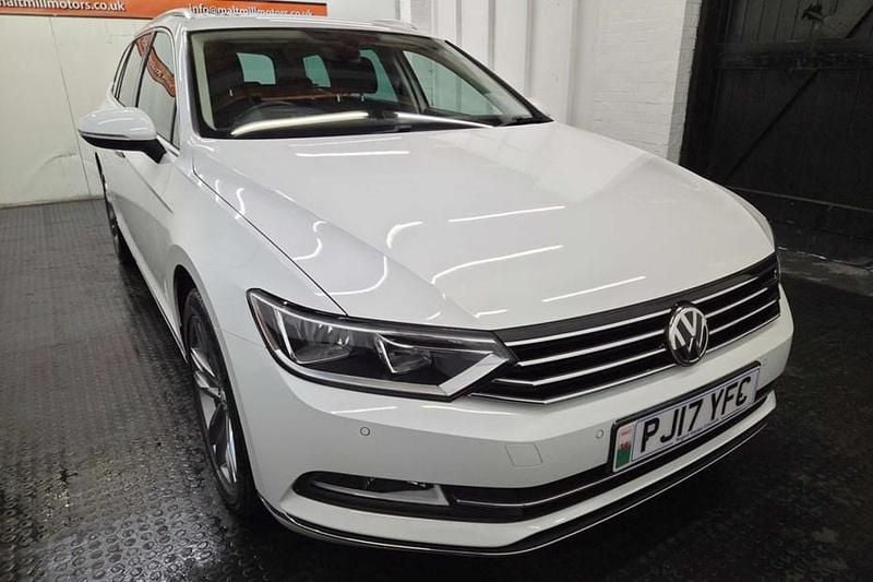 Used VW Passat GT 150 HP (110 kW) 2017 White Estate