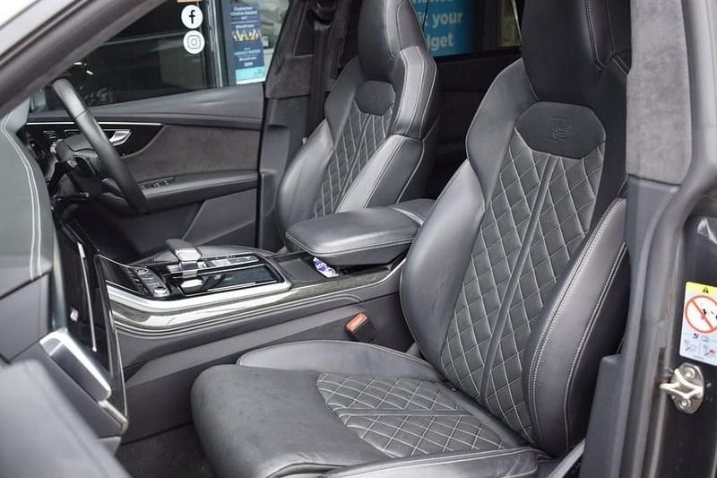 Used Audi Q8 Advanced 286 HP (210 kW) 2021 Grey SUV
